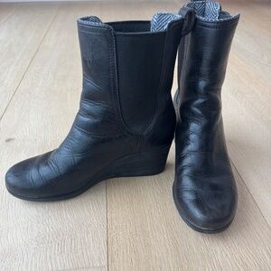 Ugg Dupré waterproof black Chelsea boots with wedge heel
